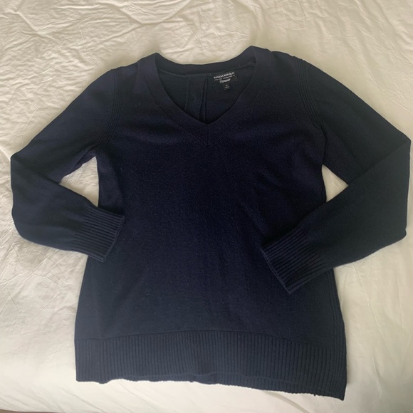 Banana Republic Navy Sweater with buttons on the back, Size XL - Picture 7 of 7